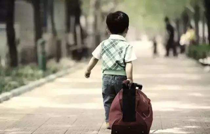 背影.jpg 背影.jpg