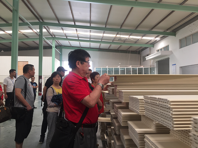 海創(chuàng)廠購(gòu)會(huì).jpg 海創(chuàng)集成墻面.jpg