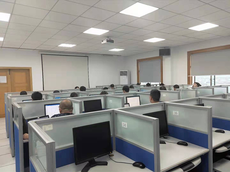 海創(chuàng)商學院培訓.jpg 海創(chuàng)集成墻面.jpg