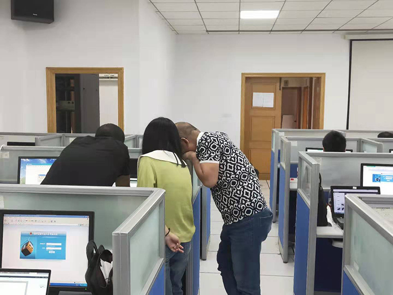 海創(chuàng)商學院培訓.jpg 海創(chuàng)集成墻面.jpg