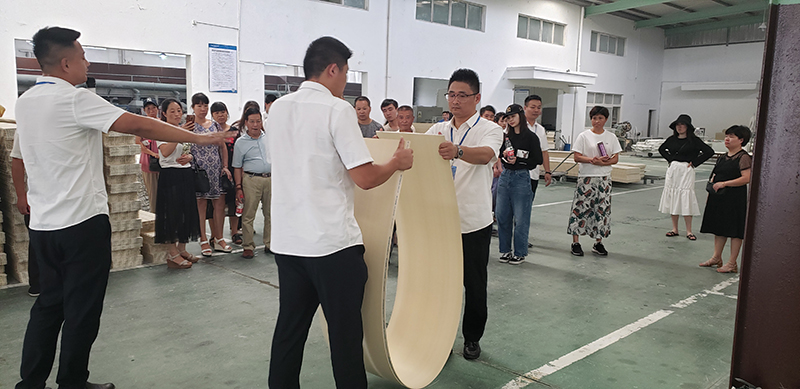 海創(chuàng)廠購會.jpg 海創(chuàng)集成墻面.jpg